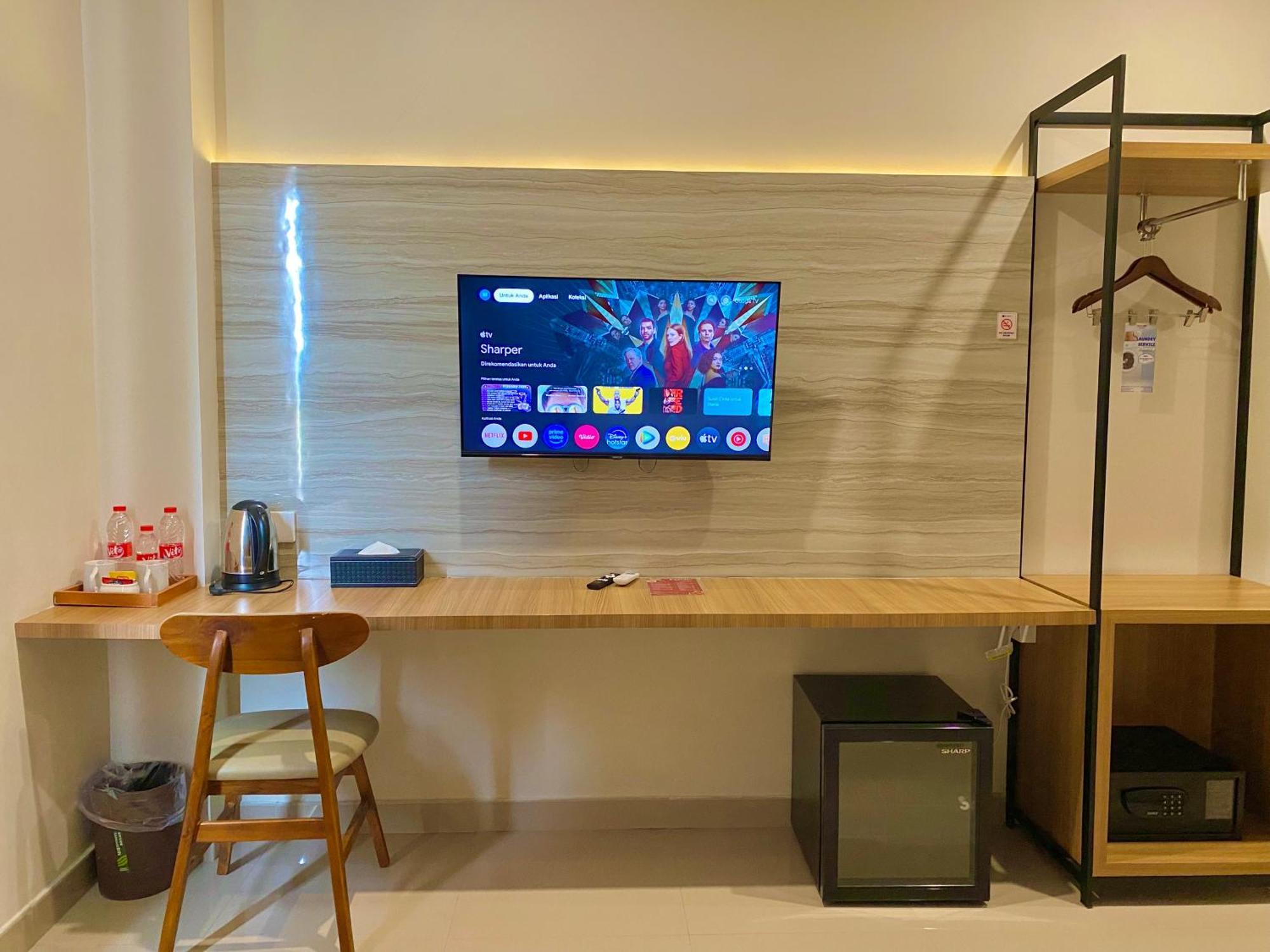 Front One Hotel Gombong Gombong  Ngoại thất bức ảnh